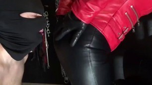leatherworship first starts with your eyes . - First you learn to admire the view , do not touch .
